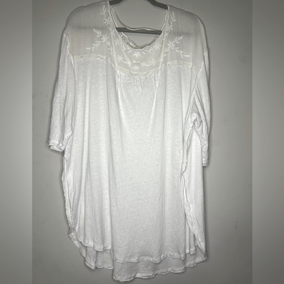 Free People Tops - Free People XL White Linen Blend Tunic w/ Embroidered Top and Raw Hem Side Slits
